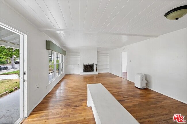 Living Room - 7323 W 90th St