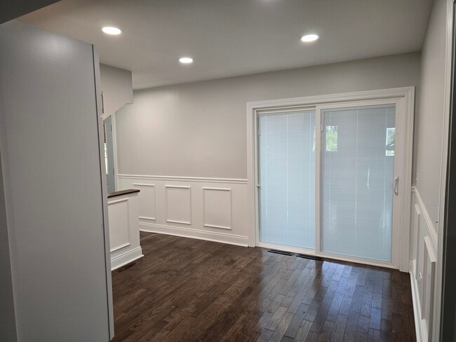 Building Photo - 4 Acorn Ln