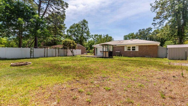 Building Photo - 4070 Long Line Ln