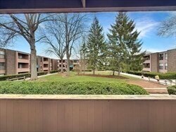 Building Photo - 48 Shrewsbury Green Dr