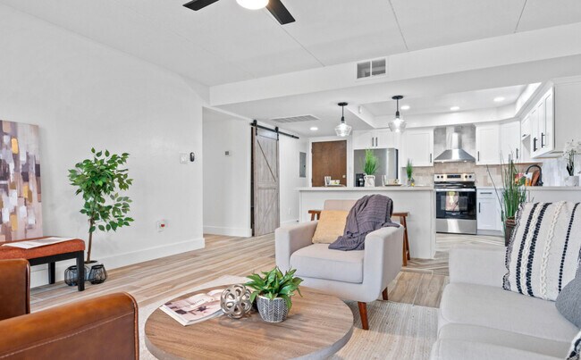 Building Photo - 7930 E Camelback Rd