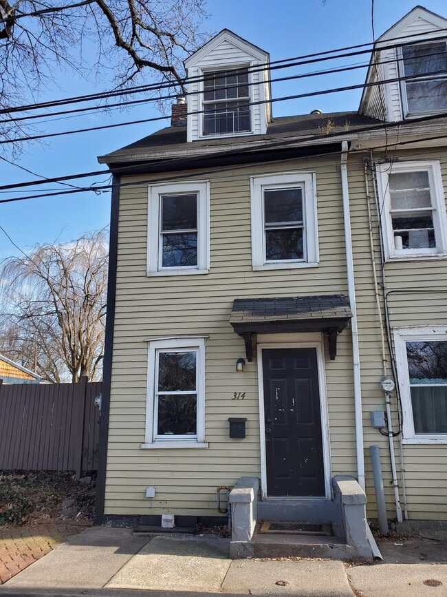 Building Photo - Cozy 2 Bedroom in Lancaster City
