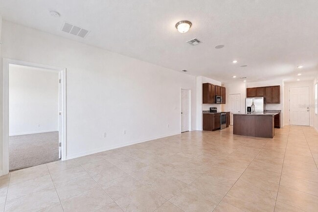 Building Photo - 2824 Neverland Dr