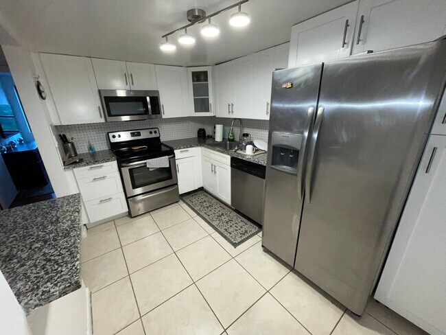 Building Photo - 20840 San Simeon Way