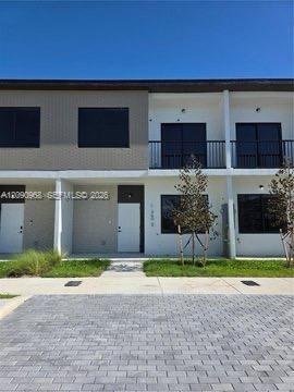 Building Photo - 1305 NW 4th Ter