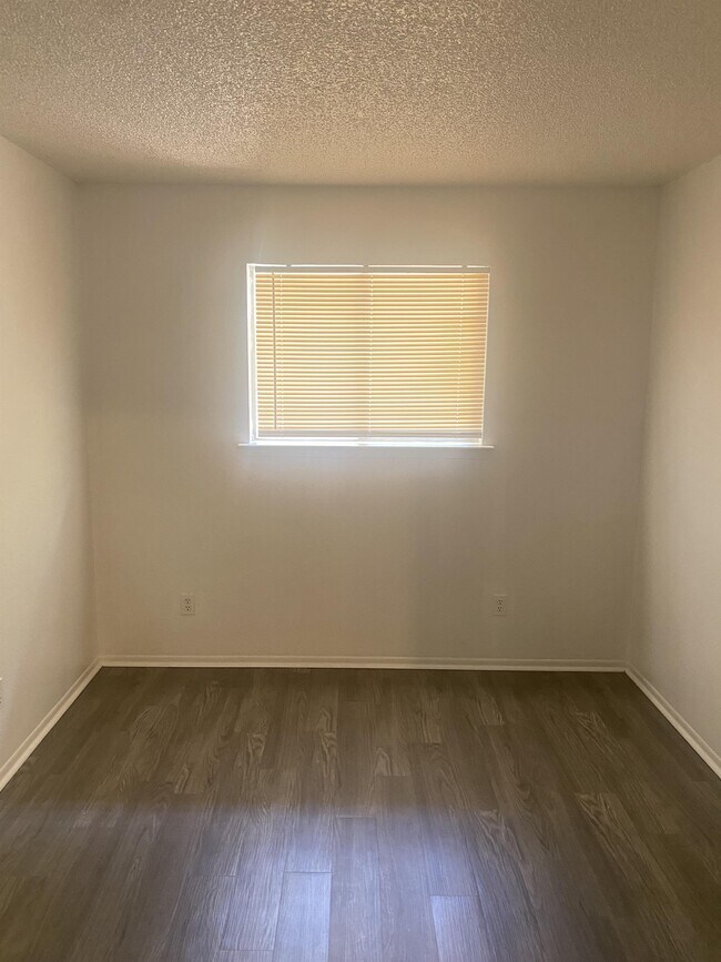 Building Photo - 3903 Trotwood Trail