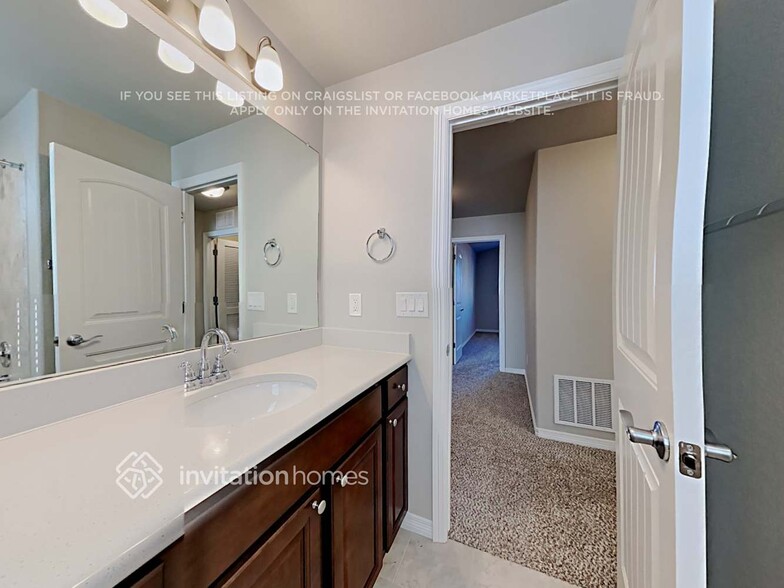 Building Photo - 10722 Yuba Dr