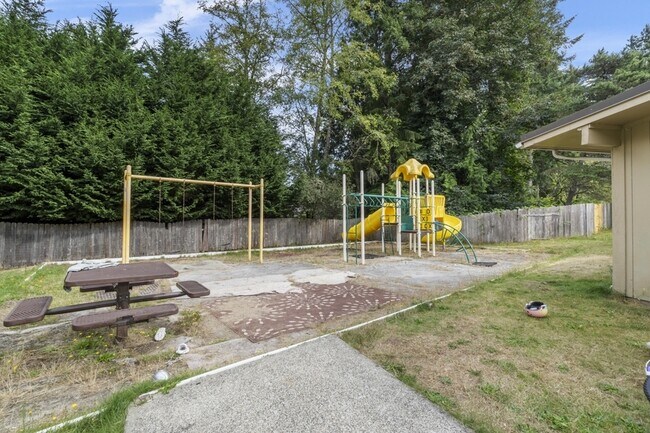Building Photo - 12745 Lala Cove Ln SE