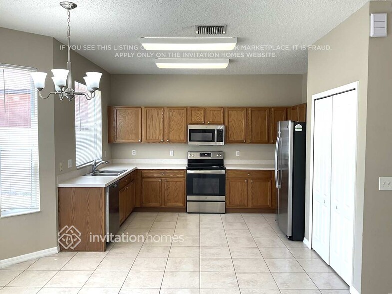 Building Photo - 11429 Village Brook Dr