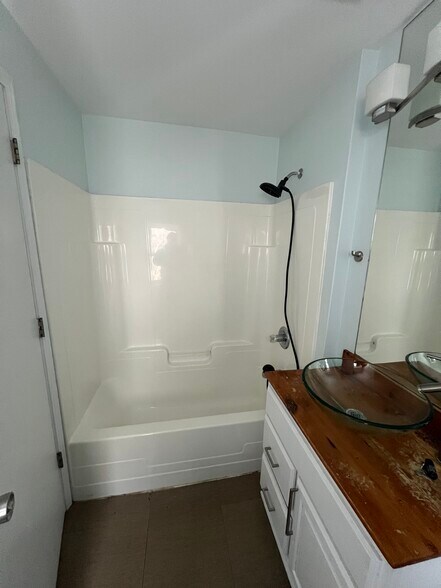 Building Photo - 245 Corry St