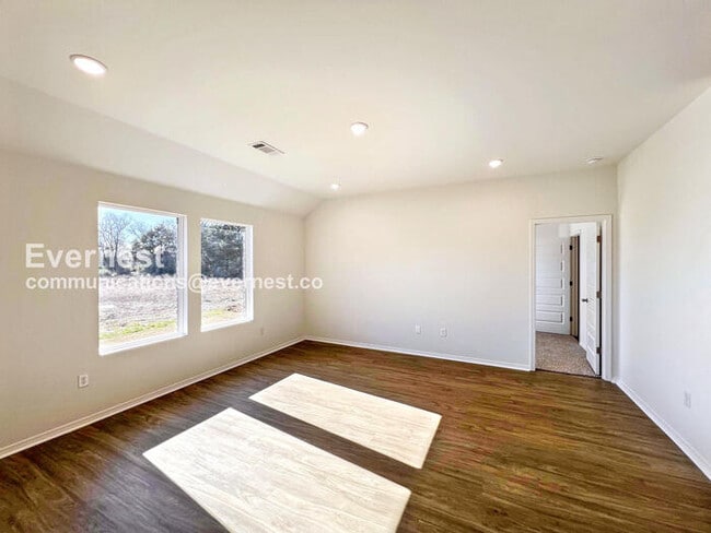 Building Photo - 4-Bed/ 2-Bath Home/Pet Friendly/ Voucher Accepted/Available Now!