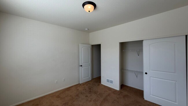 Building Photo - Great Home in Windsor