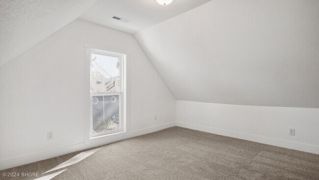 Building Photo - 407 W 1st Ave