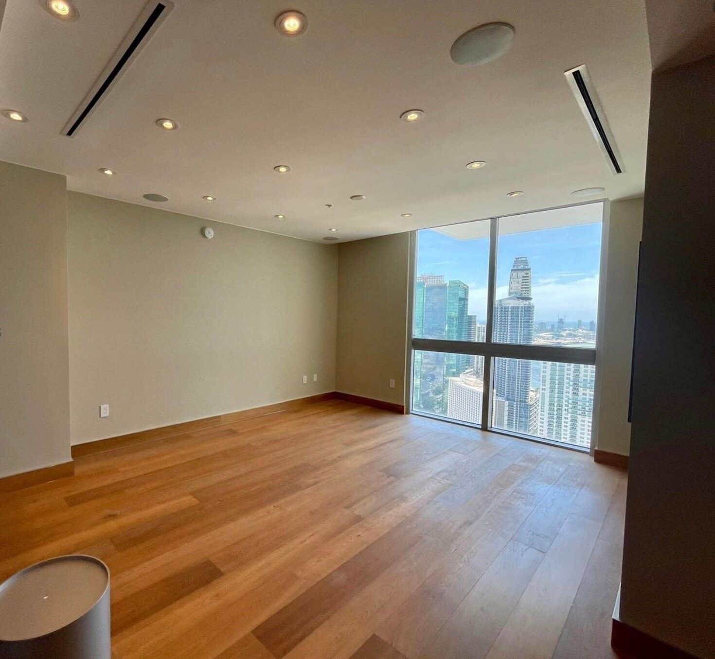 Building Photo - 92 SW 3rd St