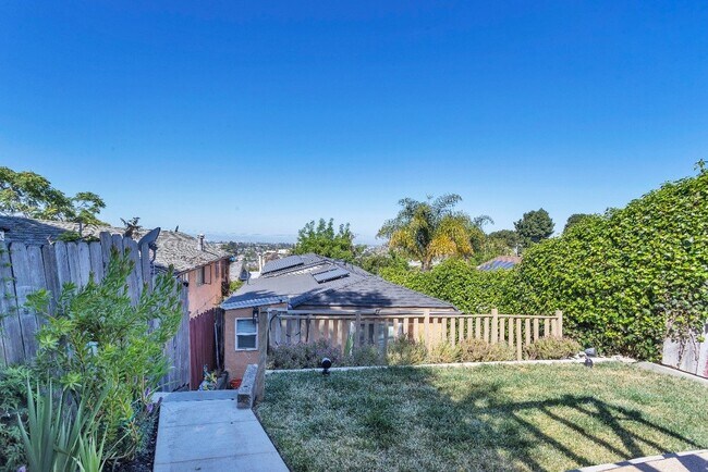 Building Photo - 9834 Lawlor St