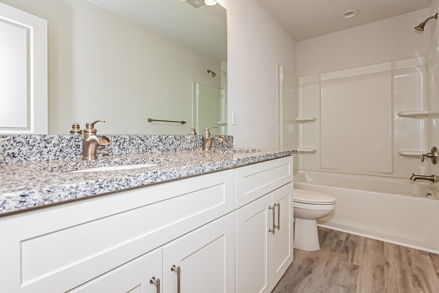 Building Photo - 7823 Bellhaven Blvd