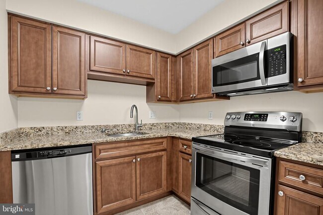 Building Photo - 2034 Lucas Ln