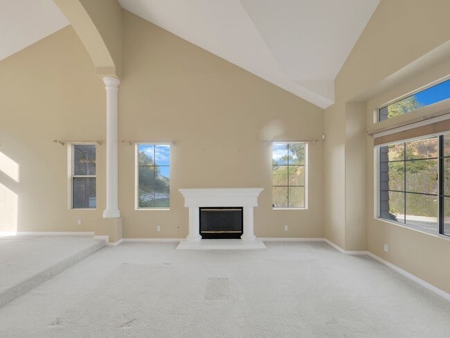 Building Photo - Spacious Newbury Park Rental | Grand Entry, Bonus Room & Covered Patio