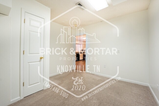 Building Photo - 7933 Dighton Way