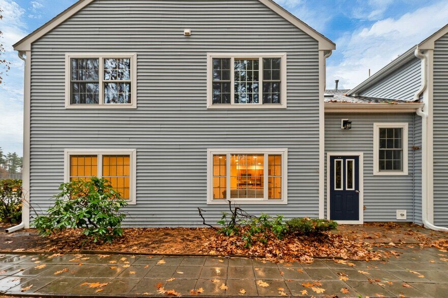 Building Photo - 50 Brookside, O3