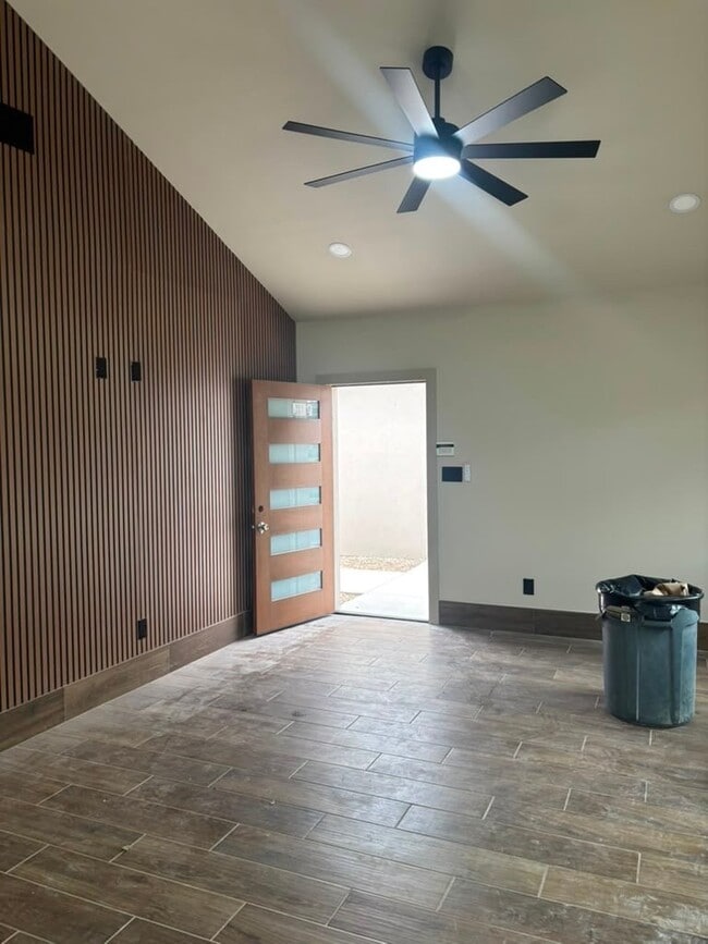 Building Photo - 504 Faith Dr