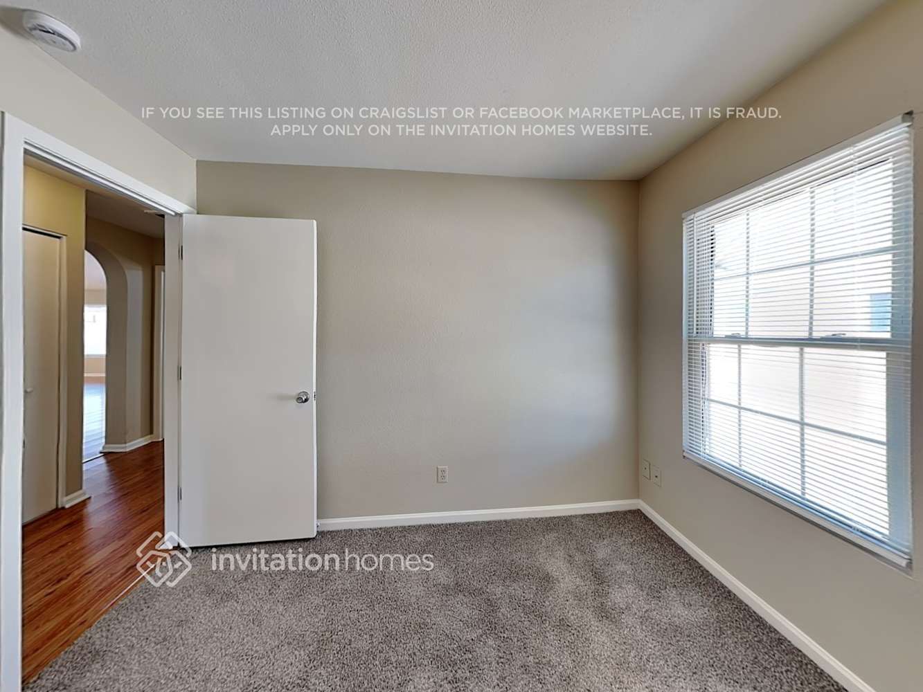 Building Photo - 668 E Manor Dr