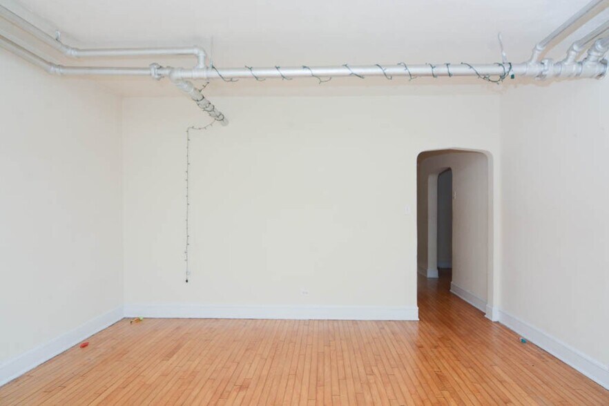 Building Photo - 2338 N Spaulding Ave