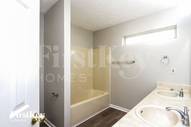 Building Photo - 8407 Fort Sumter Dr