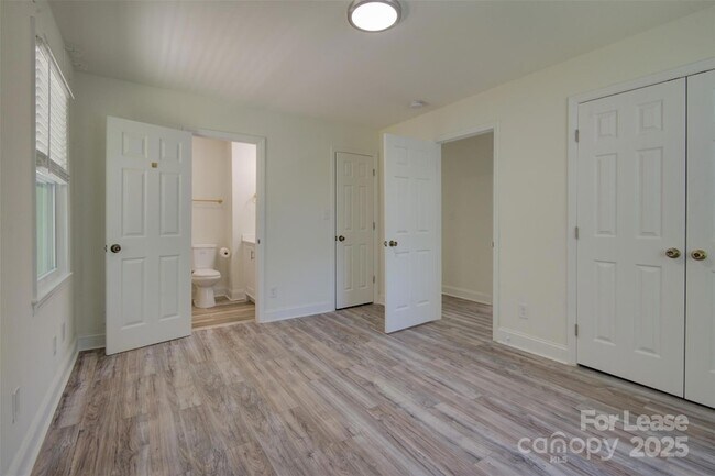 Building Photo - 3900 Rhodes Ave