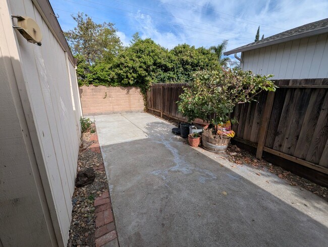 Building Photo - 4647 E Rishell Ct