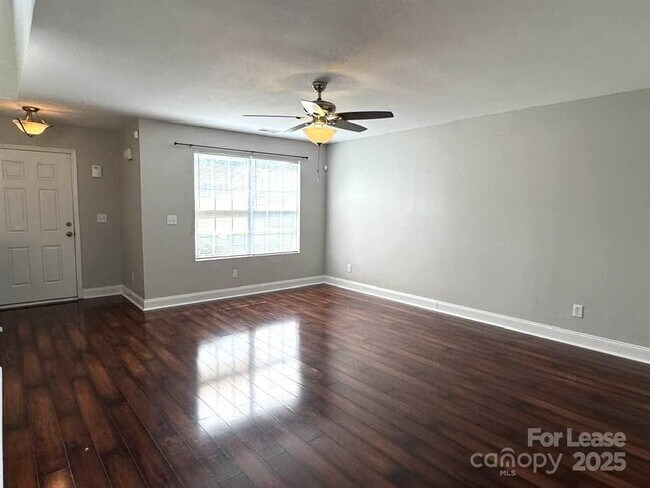 Building Photo - 10942 Dry Stone Dr