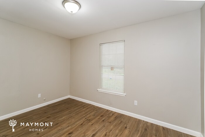 Building Photo - 1105 De Ridder St