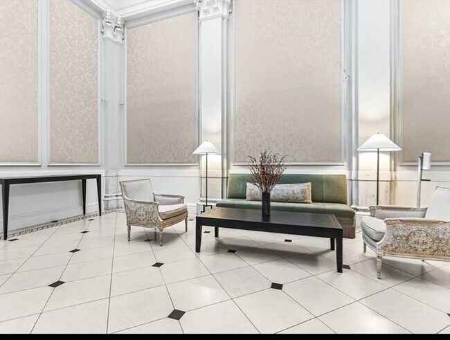 Building Photo - 21 Beacon St