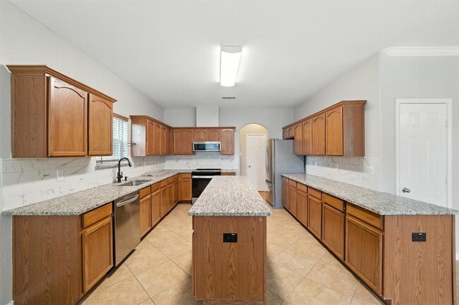 Building Photo - 7000 Snowy Owl St