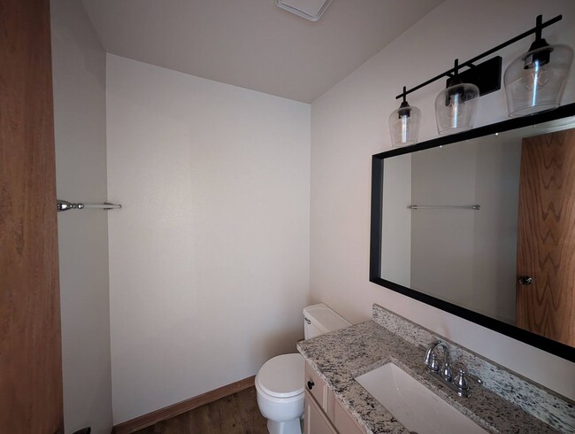 Building Photo - For Rent: Unfurnished 2 Bedroom 2 Bath Condo