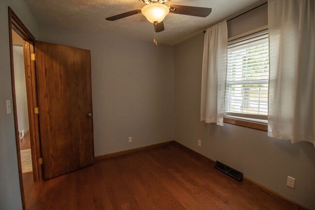 Building Photo - AVAILABLE AUGUST 15TH, 2026 - CHARMING 4 B...