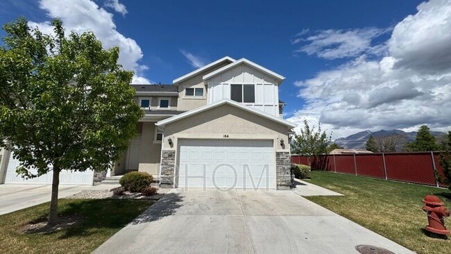 Building Photo - 164 N 450 W St