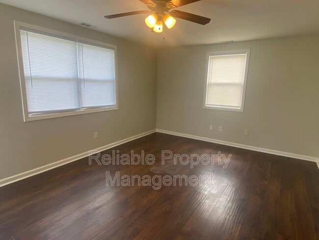 Building Photo - 703 Hare St