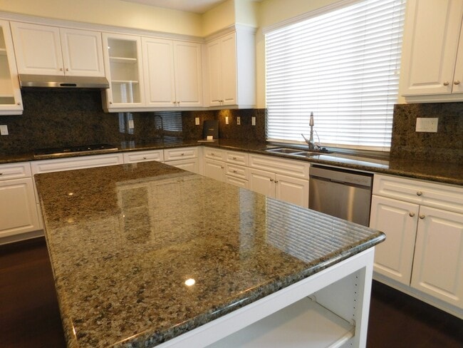 Building Photo - 2750 Dove Tail Dr
