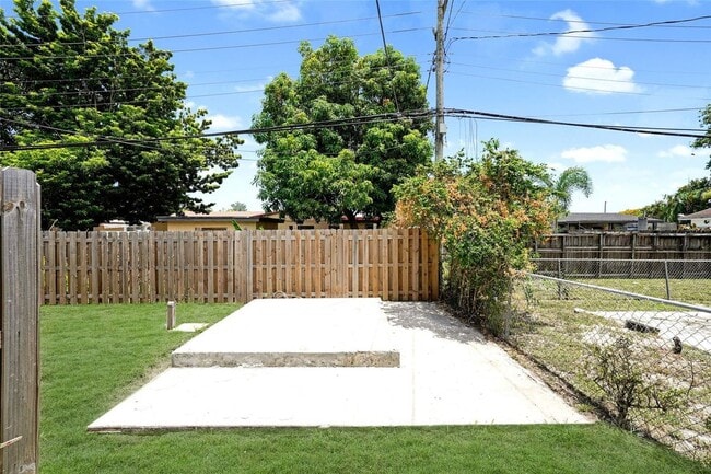 Building Photo - 4260 NW 173rd Dr