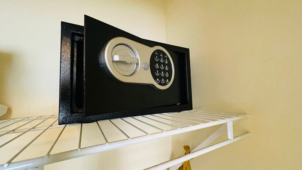 Building Photo - 2280 SW 32nd Ave