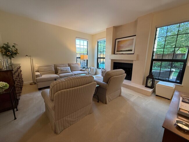 Building Photo - 6484 Heather St