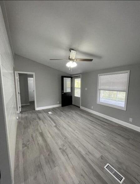 Building Photo - 110 3rd Ave
