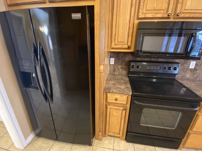 Building Photo - 6012 Remington N Cir