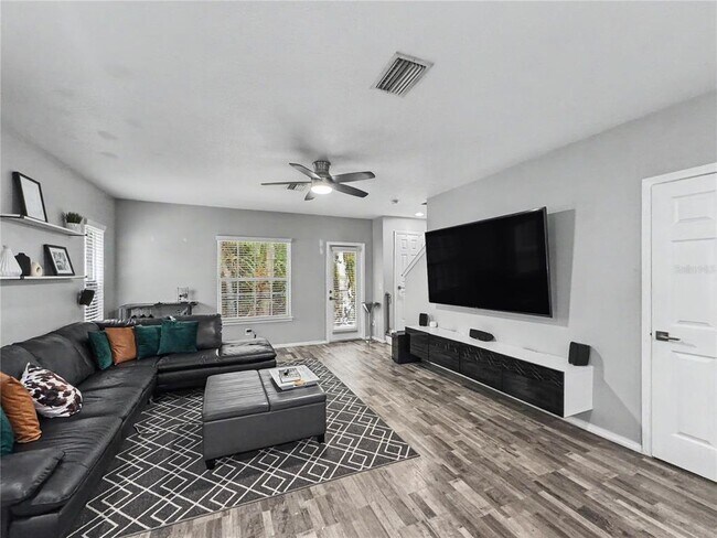 Building Photo - 4842 Chatterton Way