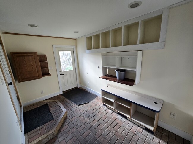 Building Photo - 205 Elmbrook Dr