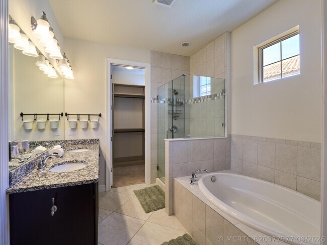 Building Photo - 1080 Community Dr