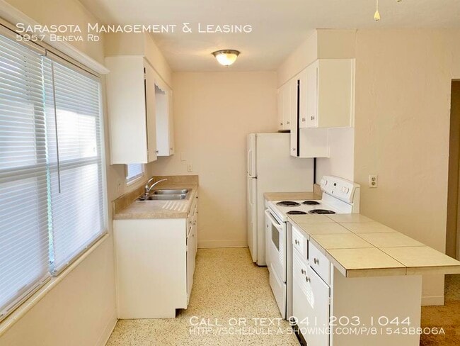 Building Photo - 5957 S Beneva Rd