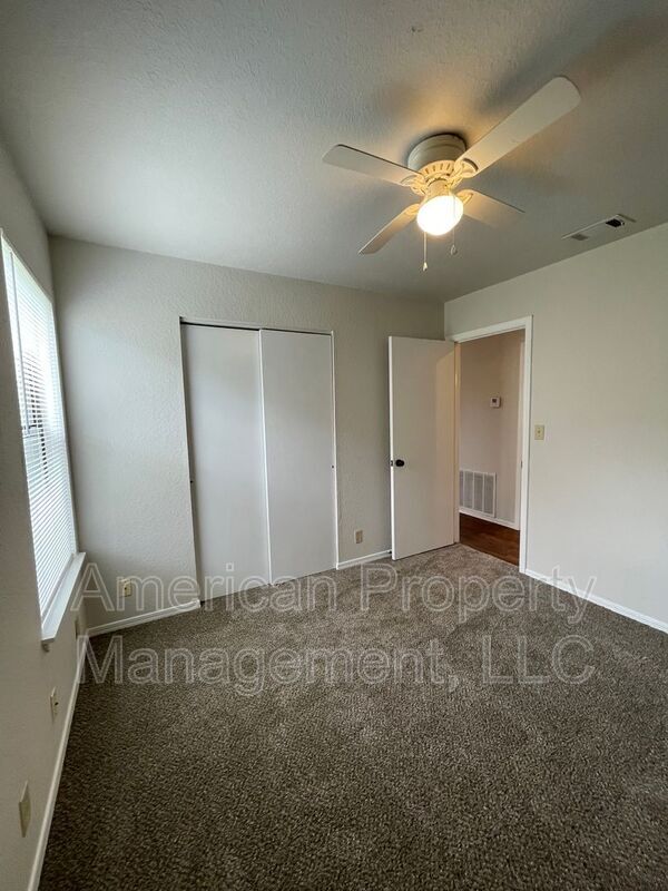 Building Photo - 13143 E 44th St