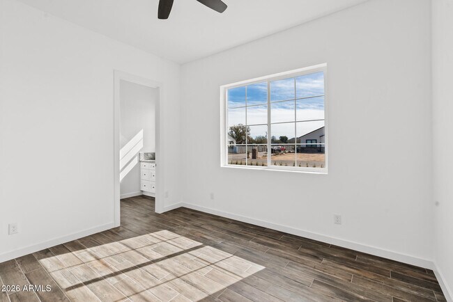 Building Photo - 22926 W La Mirada Dr